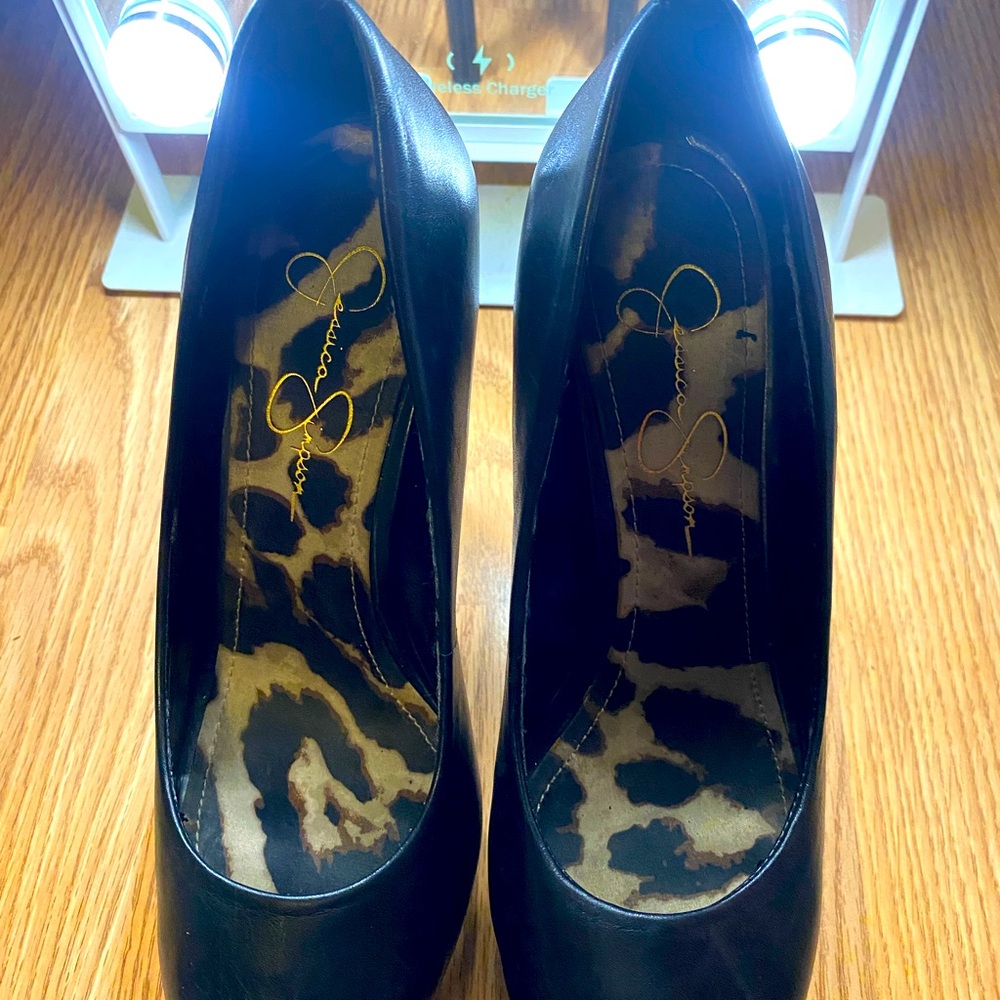 Jessica Simpson stilettos